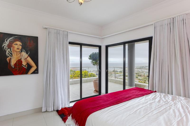 9 Bedroom Property for Sale in Gordon Heights Western Cape
